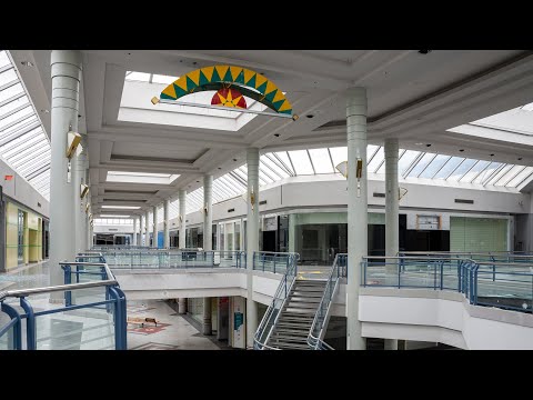 Exploring the Abandoned Landmark Mall - Just Days Before Demolition