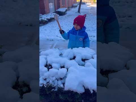 Cuts baby cleaning snow🧹❄️😃 #shorts