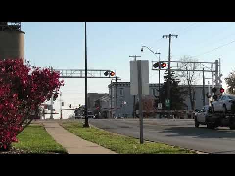 CP and FXE on BNSF 5207 East in Princeton, IL 11/2/24