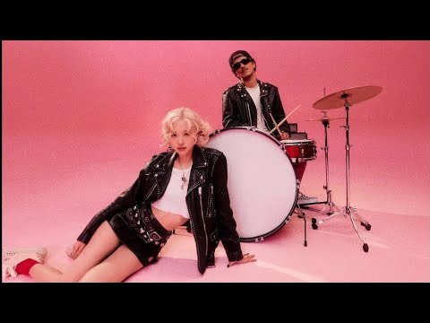 ROSÉ & Bruno Mars - APT. (Official Lyrica; Video)