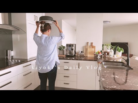 Release emotion through stretching | Makluba | Eggs with Halloumi cheese and parsley | Daily Vlog