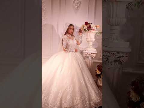 Amanda Novias decent lace wedding dress