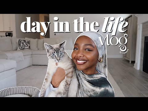 realistic day in the life of a cat mom 🐱🤍