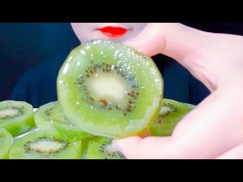 ASMR, Mukbang, Crunchy Candied Kiwi Tanghulu Eating Vlog 바삭바삭한 설탕에 절인 키위 탕후루 먹기 @EsomASMR