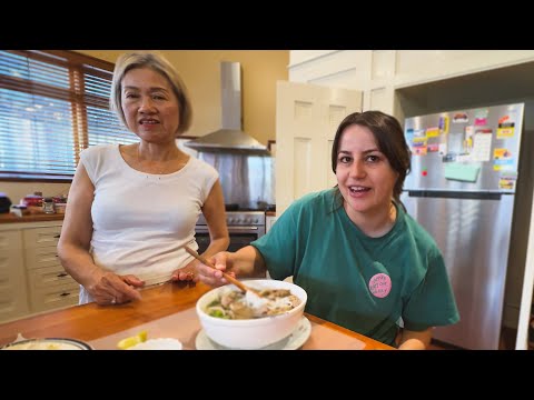 Mum & Dad Surprised Me With the Best Beef Brisket Pho! 🇻🇳 (Daily Vlog)