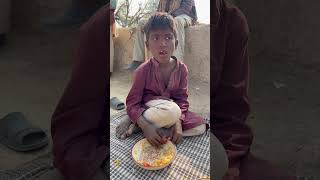 Cute baby in desert eating rise#villagelife #traditionallifepakistan #india #pakistan