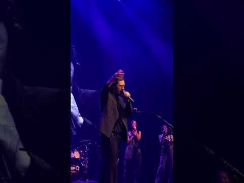 HOZIER’S STANCE ❤️🇮🇪