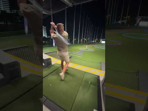 When you take Bryson DeChambeau to Topgolf! 😂