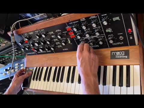 1972 Moog Minimoog plus rare 1125 Sample-Hold Controller