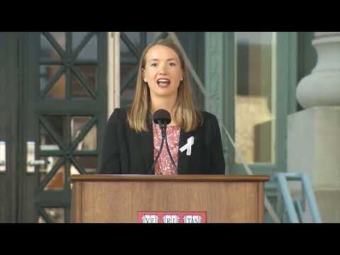 Kristi Jobson accepts the Suzanne L. Richardson Staff Appreciation Award