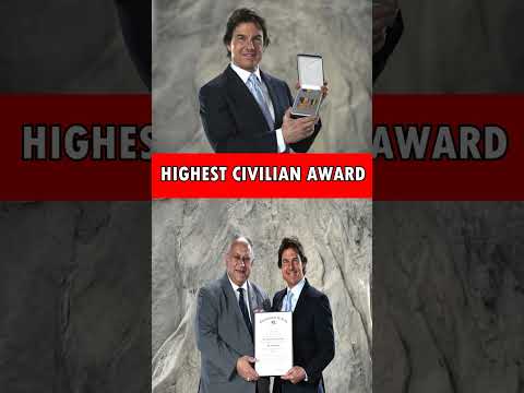 Tom Cruise Receives US Navy Distinguished Public Service Award