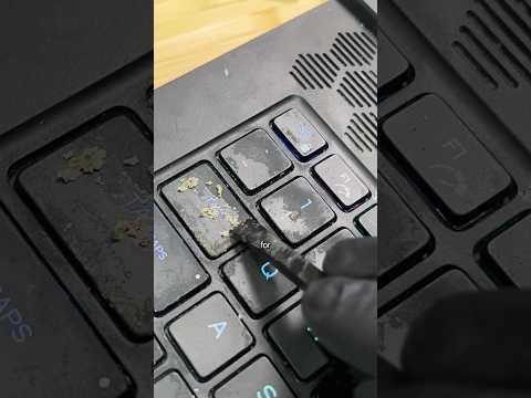 Cleaning a Laptop that's GROSS and overheating (HUGE Alienware FAIL) #pc #tech #technology #shorts