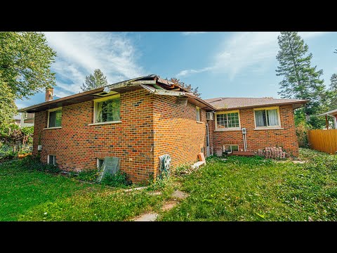 A UNSETTLING Look inside This ABANDONED Retro 1960's Time Capsule Home l EVERYTHING LEFT BEHIND