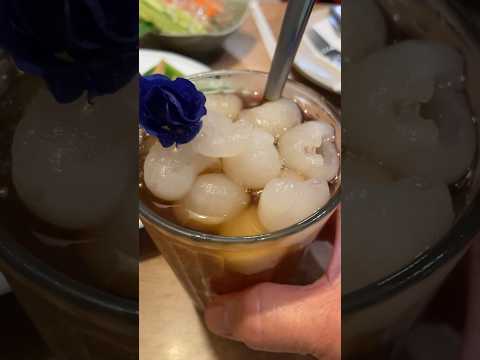 So refreshing longan iced drink with lots of fresh longans #refreshingdrink #longan #colddrink