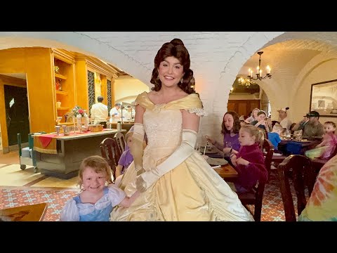 Meeting Belle, Aurora, Tiana, Ariel and Snow White at Akershus Royal Banquet Hall