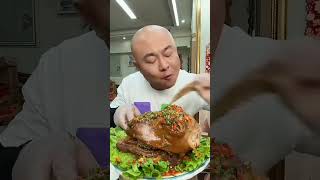 Young couple #asmr #mukbang #food #eating #bestbigbitemukbang #delicious #bigbitesmukbanger