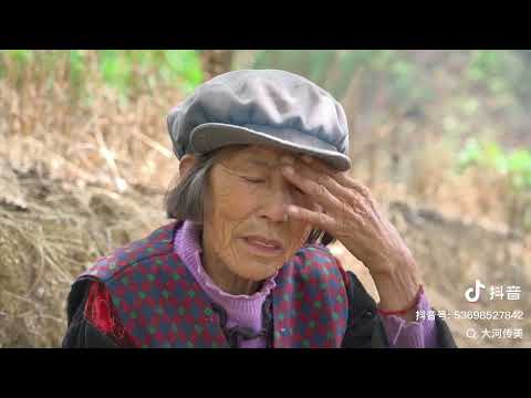 Heartfelt Yunnan Mountain Song by a Farmer in Yongde, China 天上孤单小月亮，永德山歌