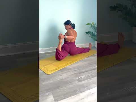 Split yoga poses #yoga #fullbodyworkoutathomeforbeginners