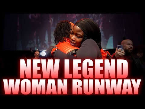 NEW LEGEND WOMAN RUNWAY !! MOUNIA LISA GORGEOUS GUCCI - Halloween Party Ball 3