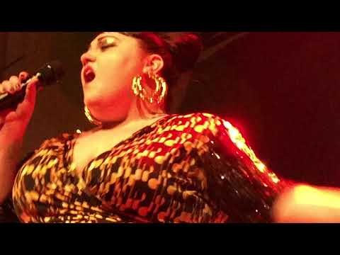 Paradiso Amsterdam: Beth Ditto sing "Oh My God"