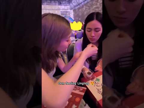 Orm's feeding Lingling #lingorm #linglingkwong #ormkornnaphat #wlw #gl#tsou#shorts #yt #yuri #thaigl