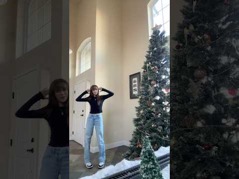 My dance again 🎄 and the mini train. Tag me if you try the dance :)