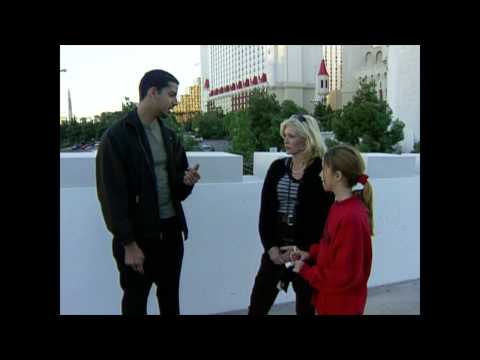 Guessing Amount of Change in Pocket: Street Magic | David Blaine