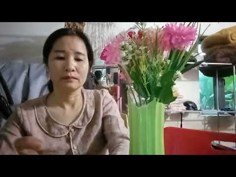 chia sẻ cách cắm bình hoa trang trí tông hồng