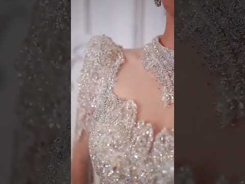 What a beautiful queen in this amazing mermaid wedding dress say yes to the dress