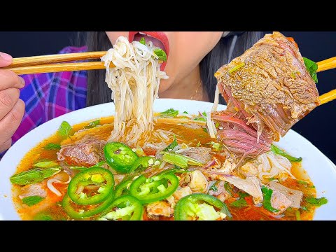 PHO WITH SHORT RIBS BRISKET CHICKEN MEATBALLS  | MUKBANG | ASMR Phan