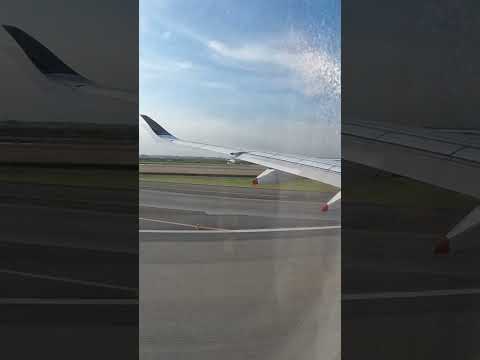 A350 takeoff: Singapore Airlines Airbus A350 takeoff