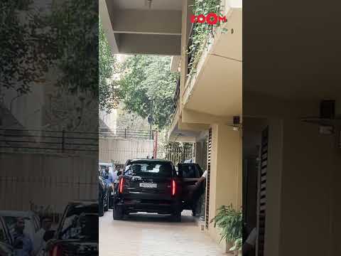 Amrita Arora ARRIVES with husband at Karisma Kapoor's house after Saif's STABBING news #shorts