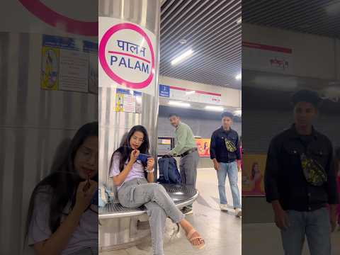 Metro station prank 😹 on Girls #shorts #funny #prankdekhoindia #prankvideo #comedy #prank #yt