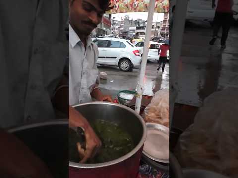 Tourist Tries Indian Street Food 🇮🇳 #india #indianstreetfood #streetfood