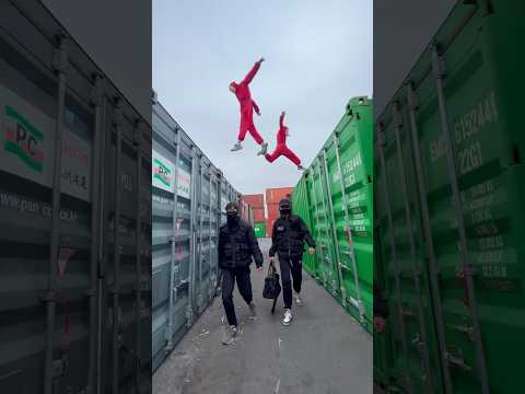 Money Heist vs Police || 35.0 #moneyheist #parkour #police #bubblesgangz #shorts #bubblesmotion