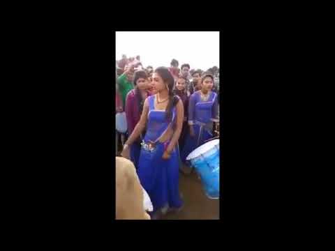 desi girl dancing on bua ke jaari thi haryanvi song raju punjabi