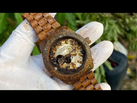 Full restoration of a heavily rusted old Rolex Day-Date 36mm watch worth $500,000