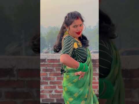 Badi Mushkil#shorts #youtubeshorts #viralshots #trendingshorts #bollywood #song #neelamsingh27vlog