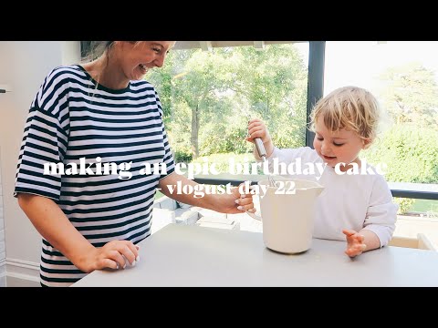 Baking An Epic Birthday Cake & Mega Kitchen Clean Up ad | Vlogust Day 22