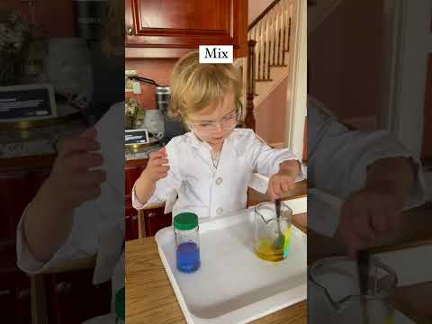 Try this science experiment with your toddler #toddleractivities #montessoritoddler