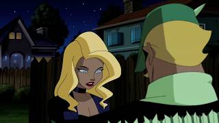 Black Canary and Green Arrow kiss