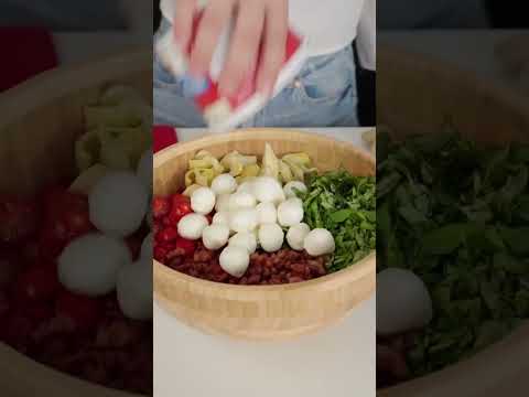 Caprese-Inspired Pasta Salad = fresh, easy and delightful! 🌞🥗