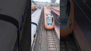 Orange Vande Bharat Express 🔥full speed 🚄🚦#shorts #travel #trending  #vandebharatexpress