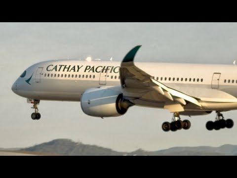 33 AIRPLANE LANDINGS in 23 MINS at Barcelona Airport Planespotting | 4K Ultra HD