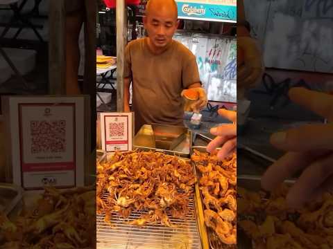 Foreigner Tries Deep Fried Grabs in Malaysia 🇲🇾 #asiafood #food #streetfood #foodie #foodasmr