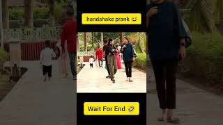 hand shake prank 😂 #prankinindia #prankvideo #funnypranks #shorts