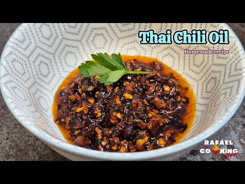 We made Homemade Thai Chili Oil | Spicy up your dishes #thaichilioil #thaifood #spicy #spicysauce