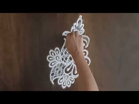 Very easy flower rangoli/ freehand rangoli/दररोज काढण्यासाठी सोपी रांगोळी/ easy quick flower rangoli