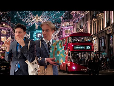 IT’S CHRISTMAS IN LONDON! Visiting Hamleys and showing Fortnum & Mason at Christmas time