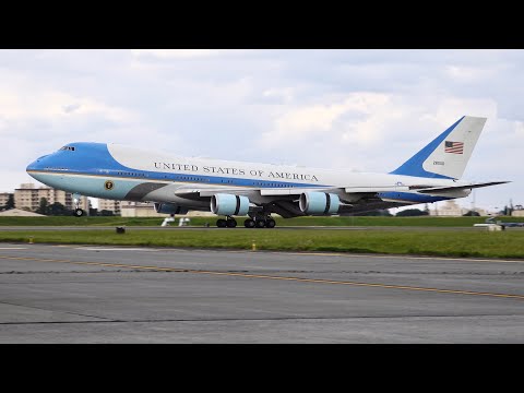 【Unprecedented】 Air Force One flew during the Yokota Base Friendship Festival!